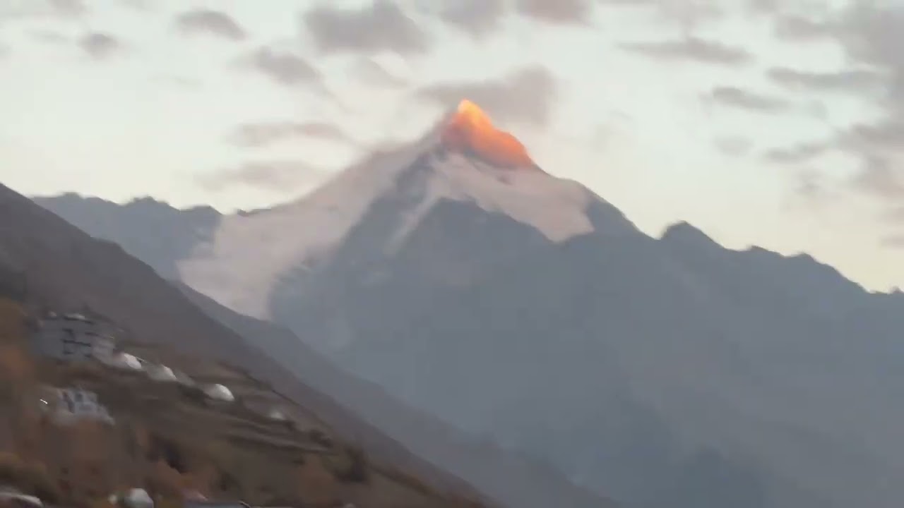 Manali to Leh highway beautiful golden peaks #manalitoleh #sissu #jispa