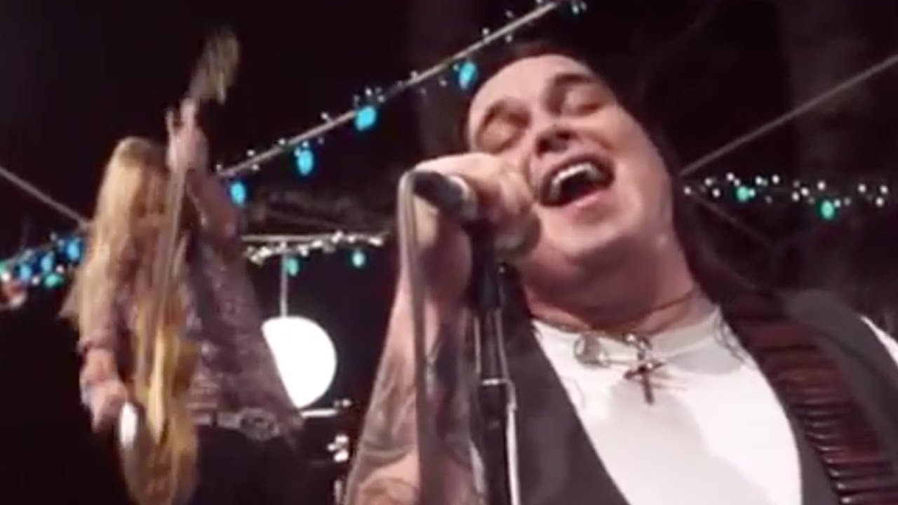 Black Stone Cherry - Soulcreek [OFFICIAL VIDEO]