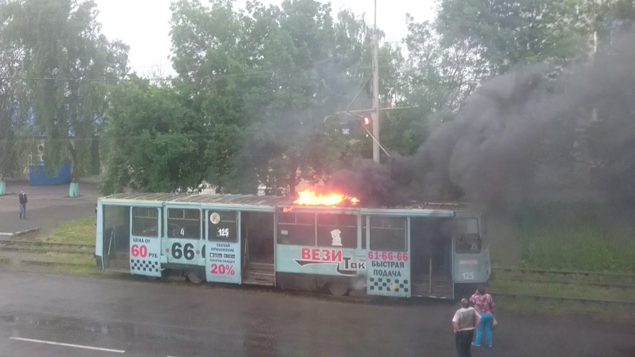 Горит трамвай в г Прокопьевск