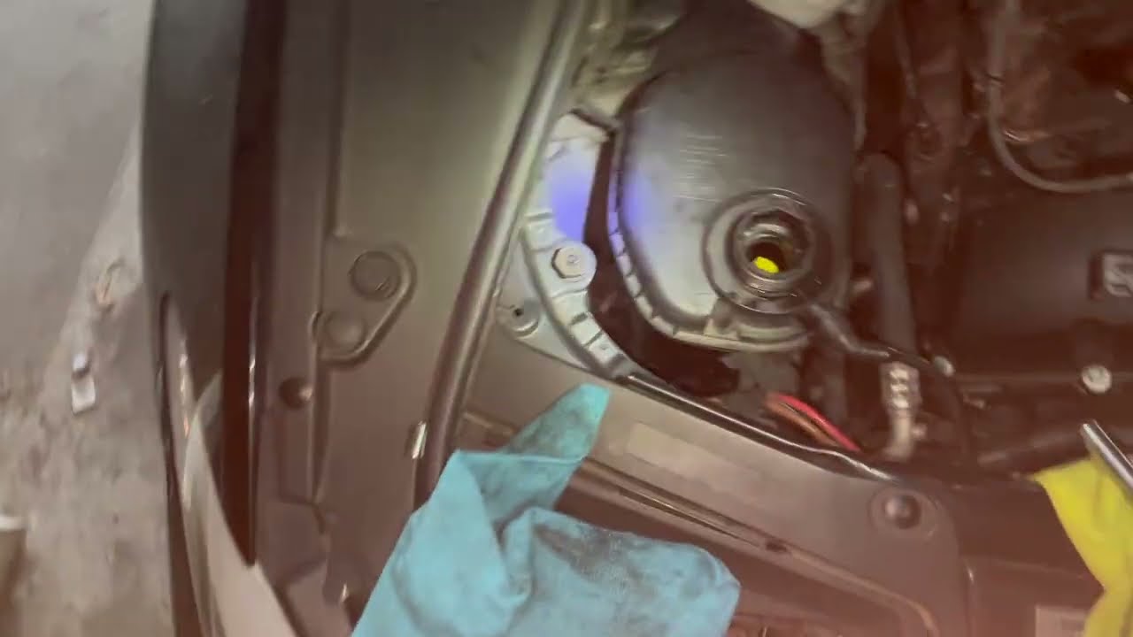 2011 BMW 528i Coolant Expansion Tank Reservoir Replacement / Repair F10 N52