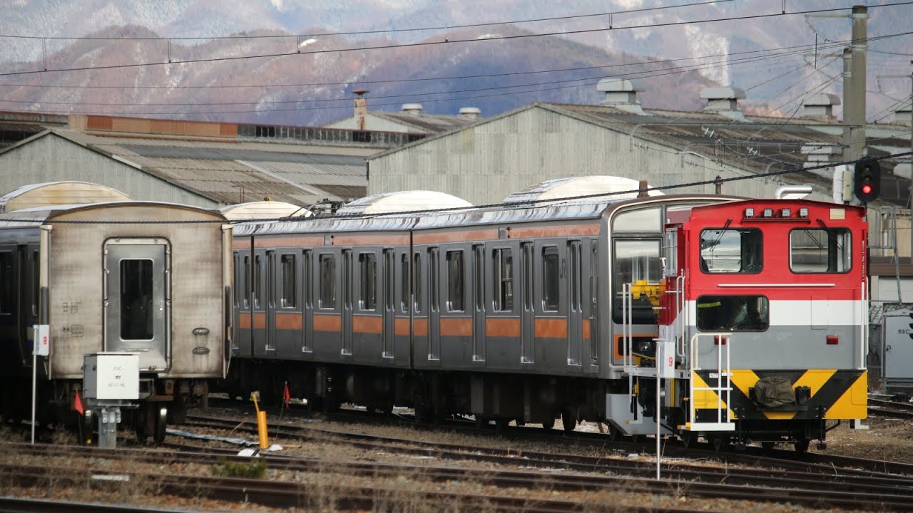 209系トタ82編成入場―構内移動　長野総合車両センター