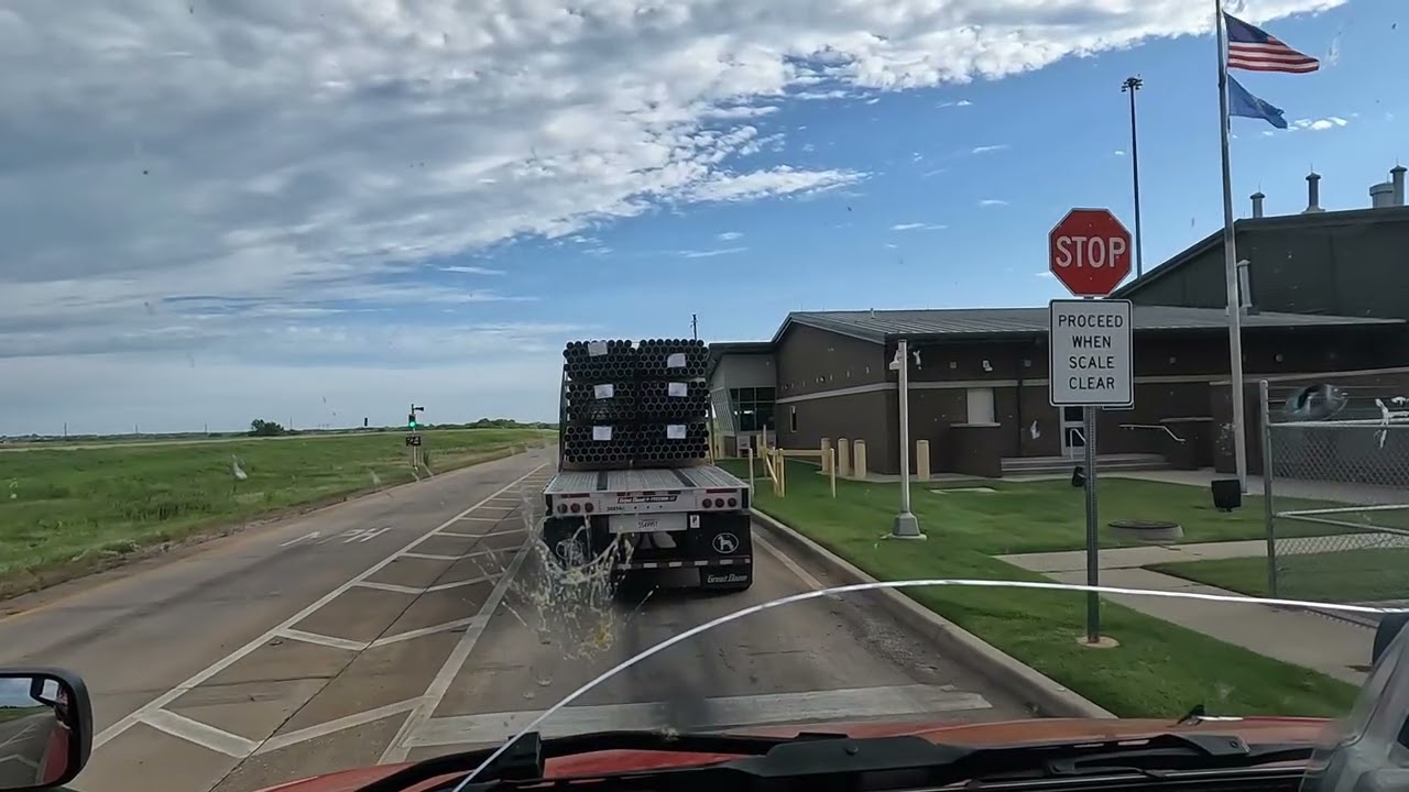 ONLY A TRUCK DRIVER CAN OVERSTAND HOW IM FEELING AT THIS MOMENT