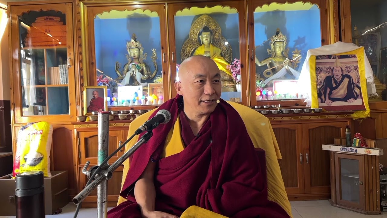 ཀུན་བཟང་བླ་མའི་ཞལ་ལུང། སྐྱབས་སུ་འགྲོ་བ་ལ་གསུམ་ཡོད་པ། དང་པོ་སྐྱབས་སུ་འགྲོ་བའི་དབྱེ་བ། ཤོག་གྲངས ༡༨༣།