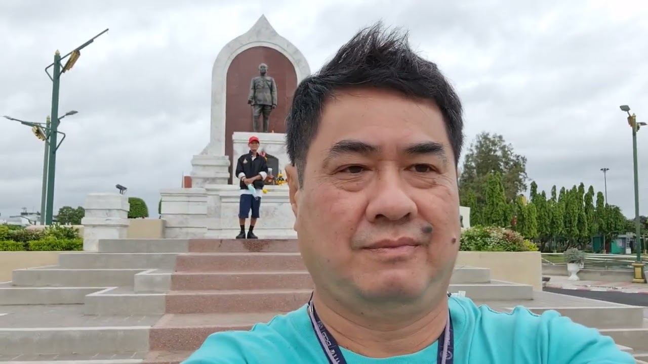 Yim ร้อยเอ็ดบึงพลาญชัย หอโหวด ลูกชิ้นยืนกินลิซ่าบุรีรัมย์2022