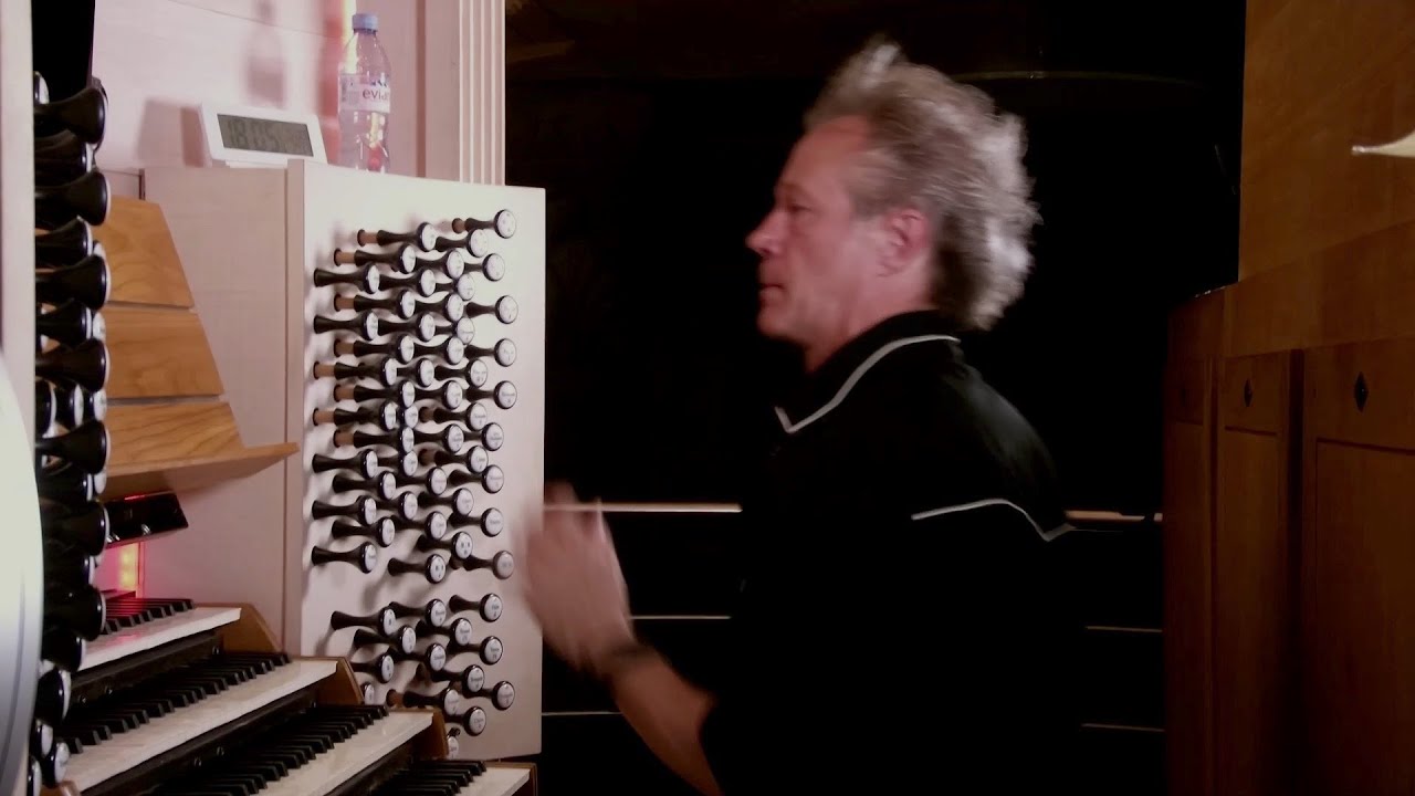 Carmina Burana by Carl Orff on a cathedral organ! Monaco Cathedral with loud horizontal trumpets!