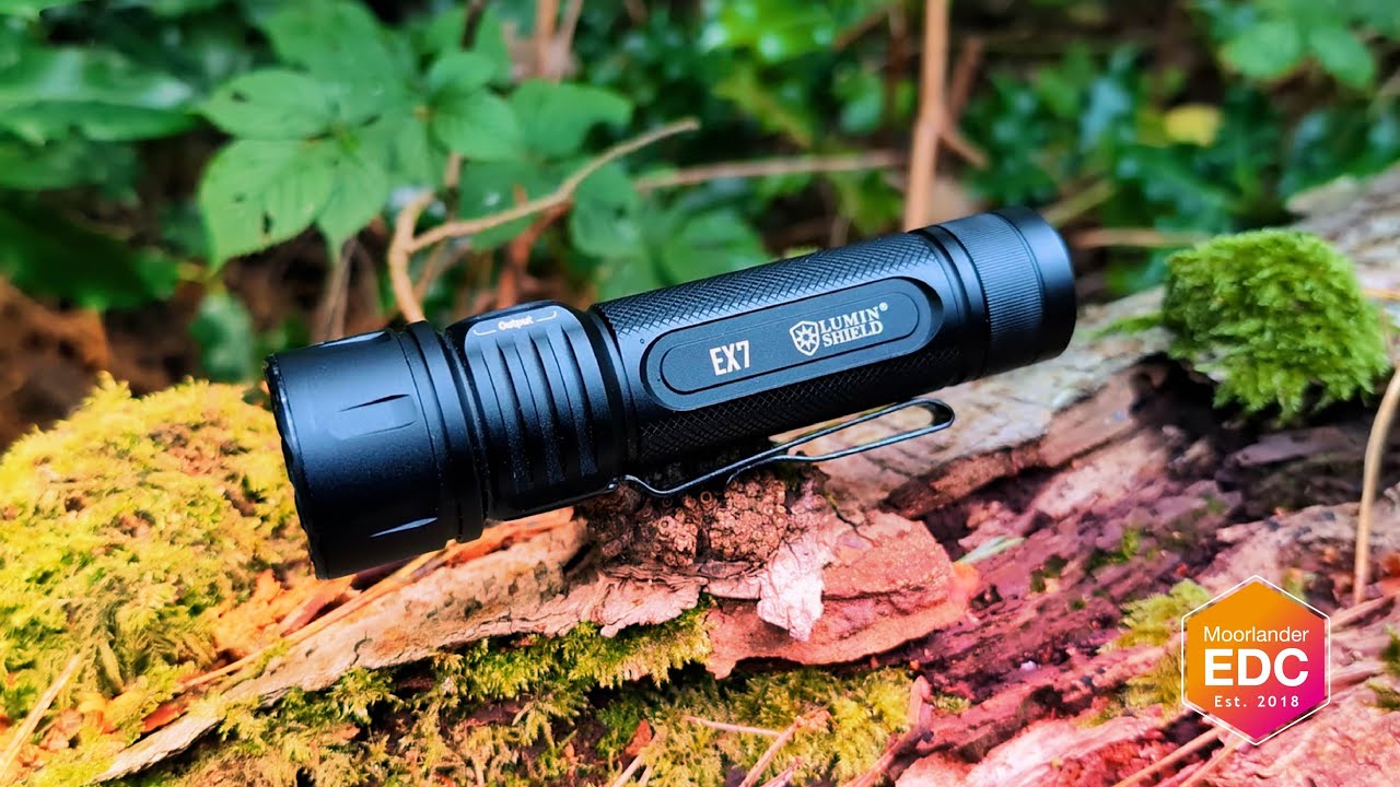 Three Beams in One Flashlight? – Nitecore EX7 Review