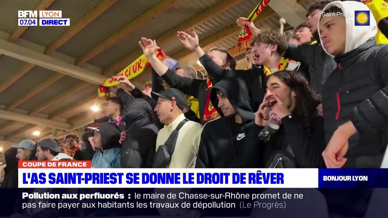 En tribunes avec les supporters de l'AS Saint-Priest pendant le match de Coupe de France