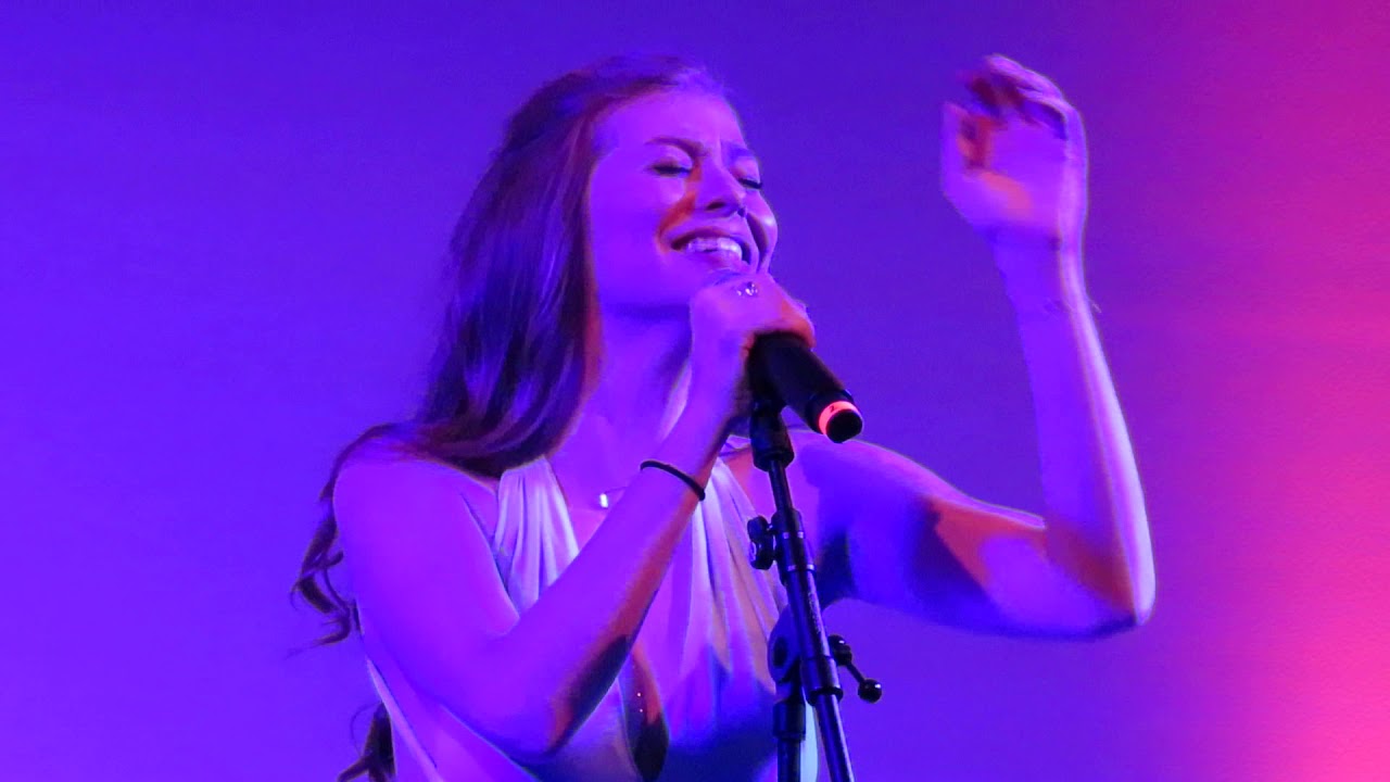 Zoë live beim Wiener Regenbogenball – Mon ange
