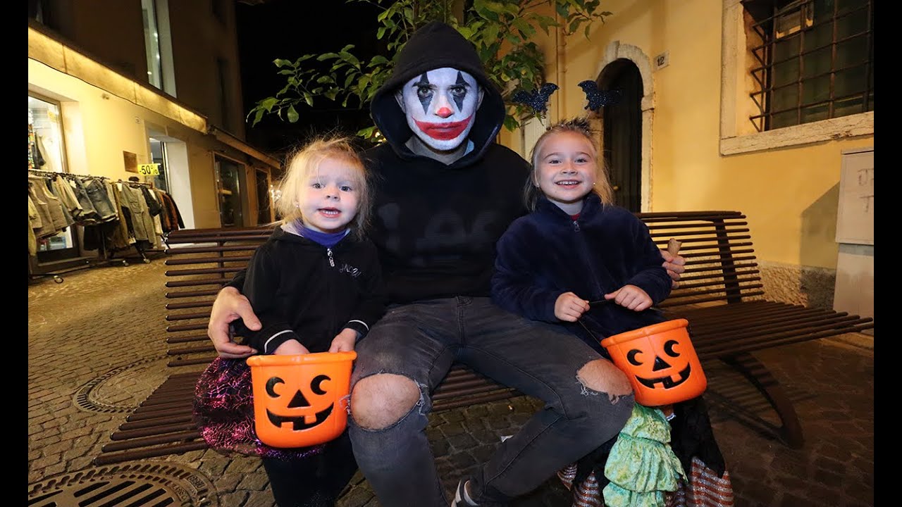 VLOG la NOTTE di HALLOWEEN | Dolcetto o Scherzetto? 👻🍡🍭🍬