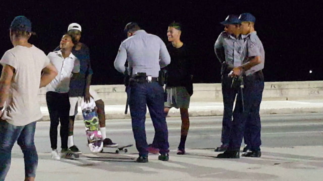 Represi&oacute;n policial en Cuba