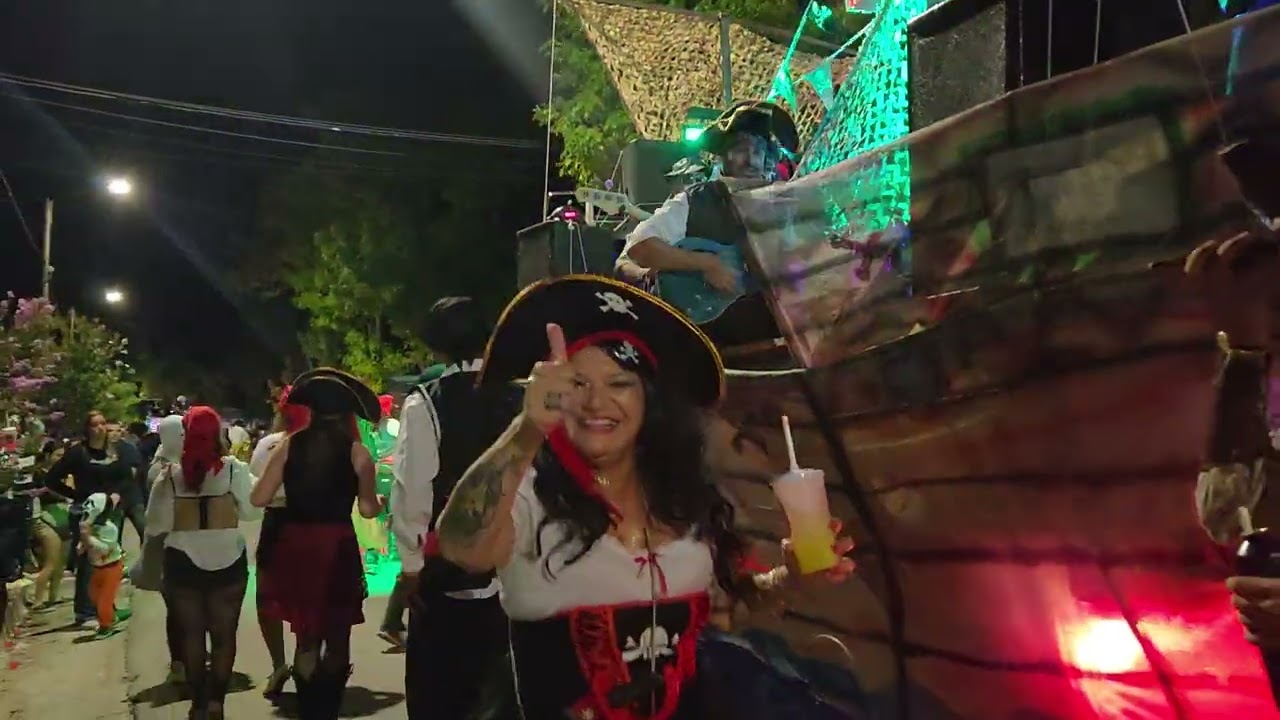 CARNAVAL DE CASTILLOS, exhuberancia de fantasías y colores