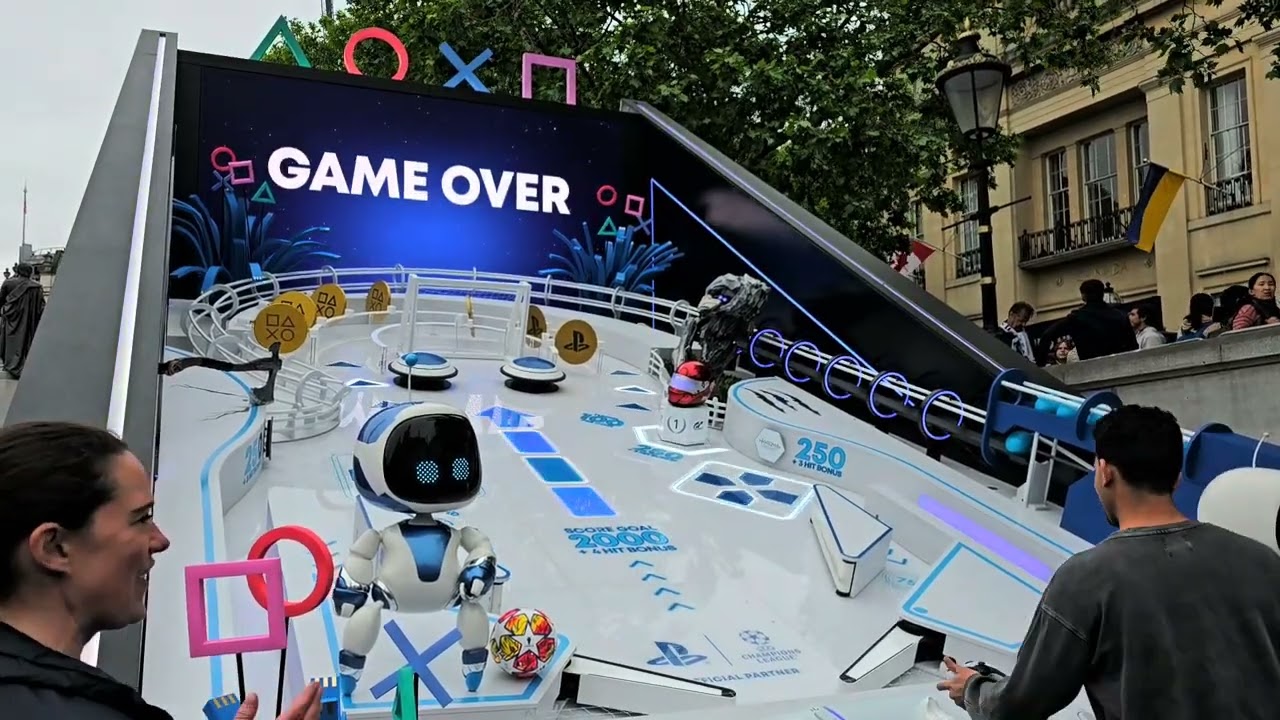 UEFA Champions Festival - ASTRO BOT Giant Pinball Machine #PS5 #PlayStation #astrobot