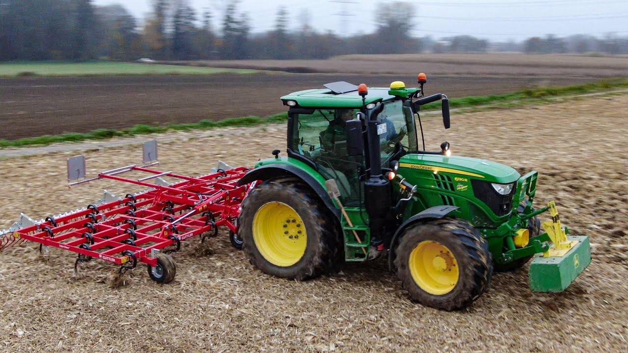 John Deere 6130R + Güttler Supermaxx | Flache Bodenbearbeitung im Mais