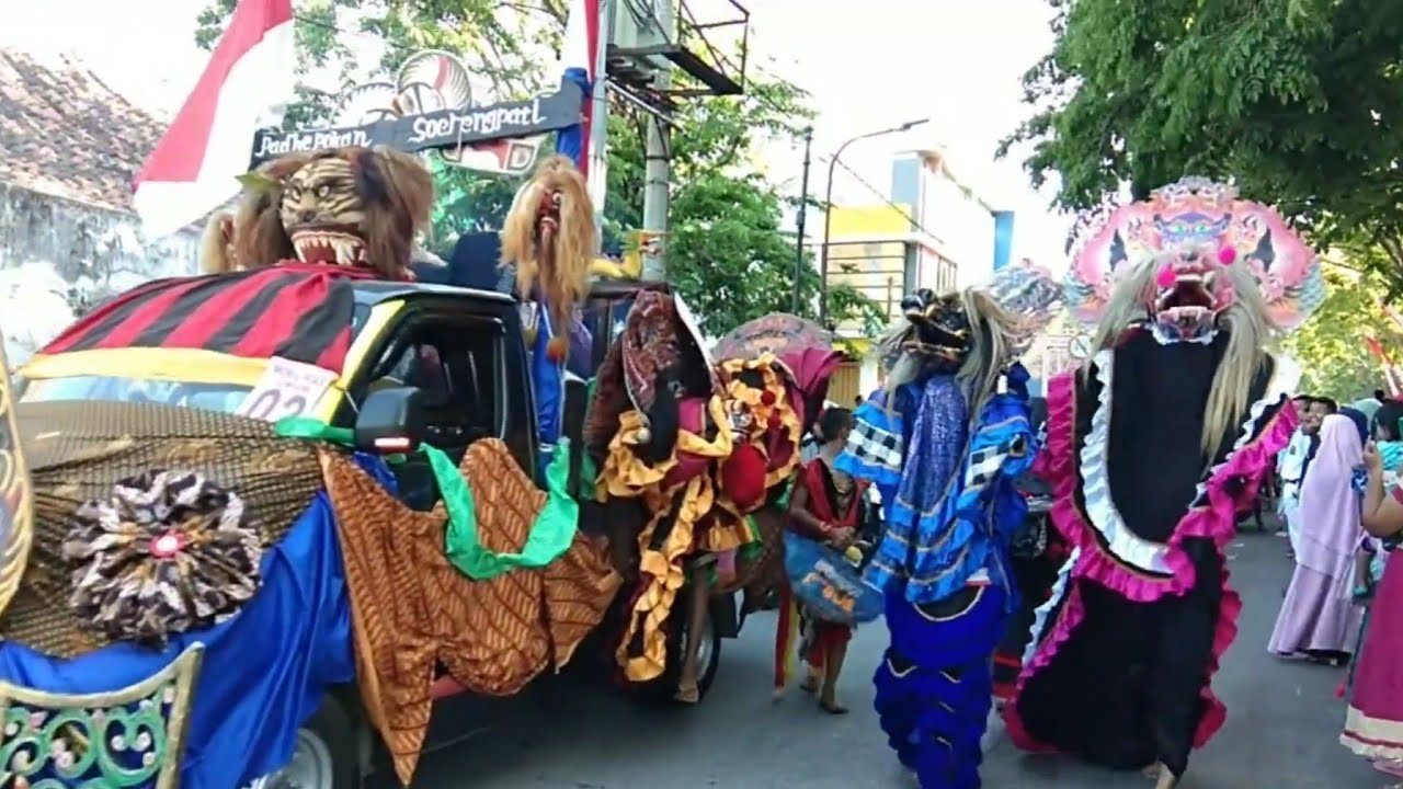 Ada Barongan Di Karnaval Mobil Hias Kota Pasuruan