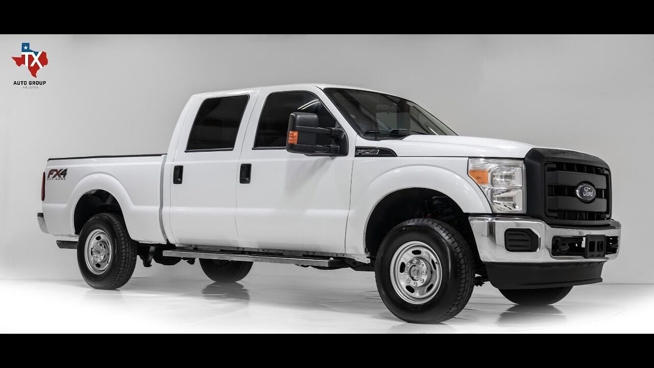 2016 Ford F250 Super Duty Crew Cab XL 4X4 FX4 - Power Equipment Group - 385hp 6.2L V8 - For Sale
