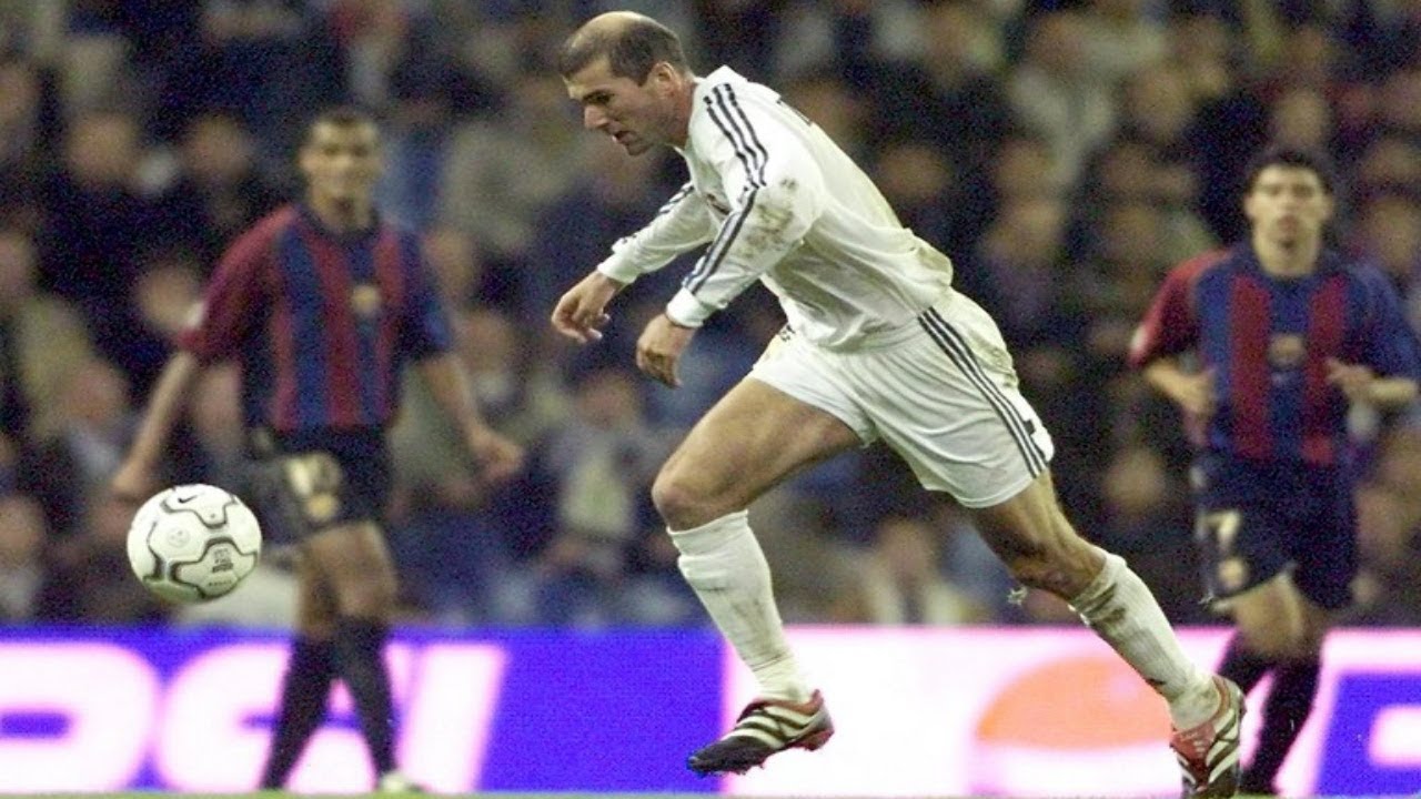 ZIDANE VS FC. BARCELONA (04/11/2001)