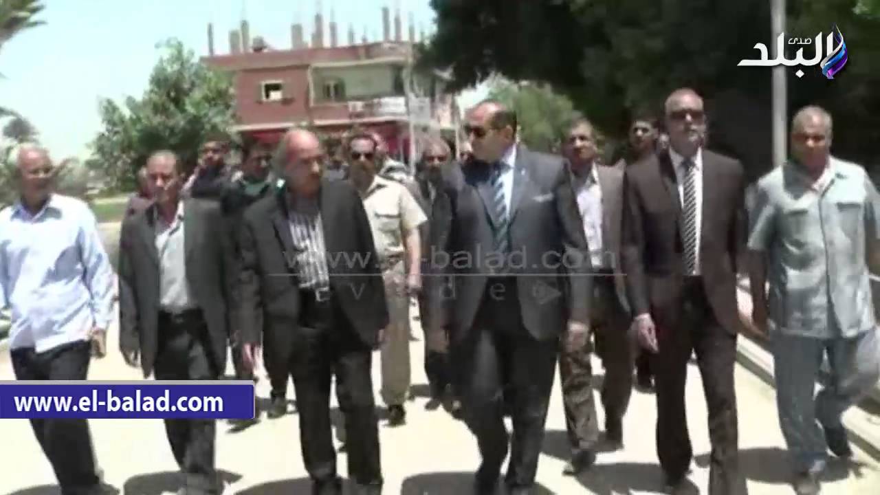 صدى البلد |  محافظ سوهاج يغلق كوبري جهينة ويكلف بإزالته لوجود تصدعات