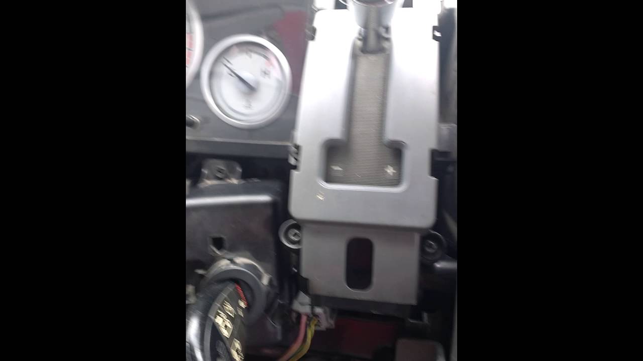 town and country 2008 key stuck