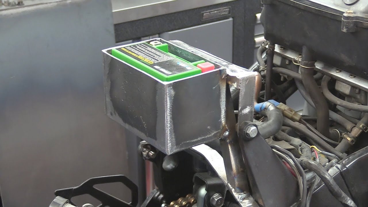 Delboy's Garage, Fighter Build #112, 'Battery Box Fabrication'.
