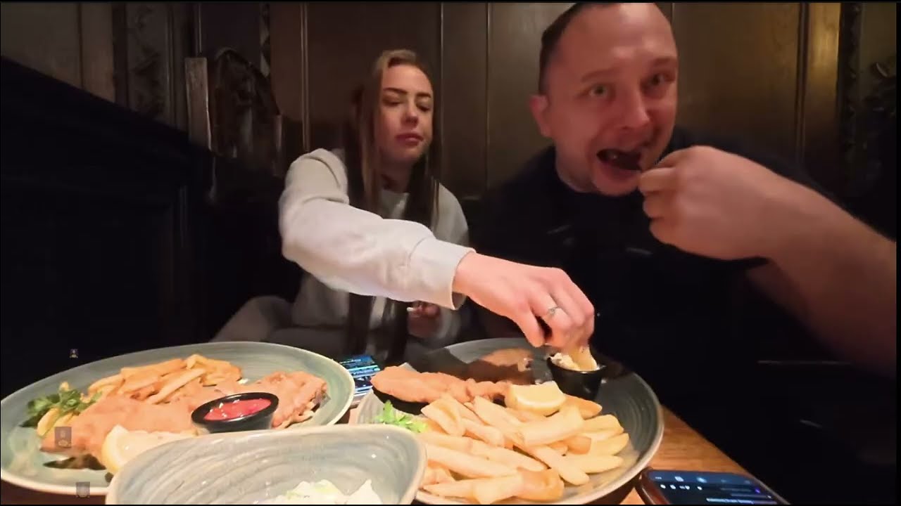 Daniel Magical i mycha. Kolejny raz pokaz kultury w restauracji. Pieniążki się kończą.