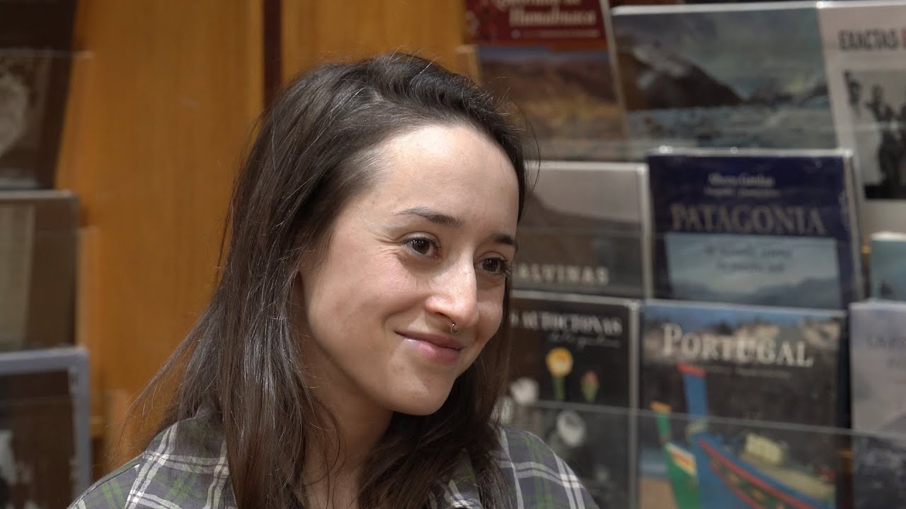 Que pase algo pronto - Agustina Espasand&iacute;n en Librer&iacute;a Hern&aacute;ndez