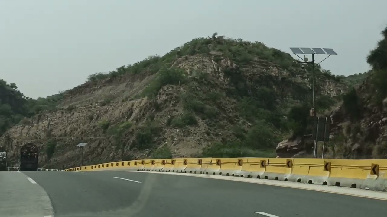 پنجاب کے میدانی علاقے سے سطح مرتفع پوٹھوہار میں داخل ھونے کا منظر