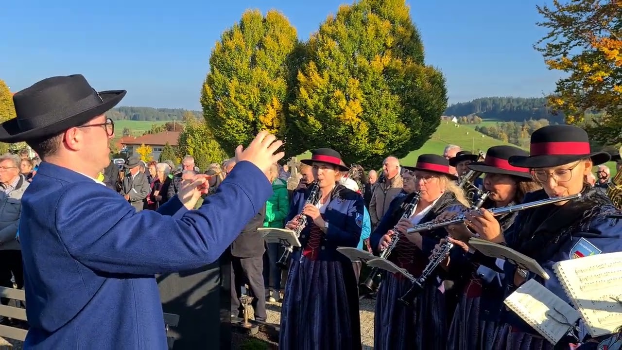 12. 10. 2025 Musikkapelle Merazhofen Segne Du Maria, am Grab des Allgäuer Segenspfarrer
