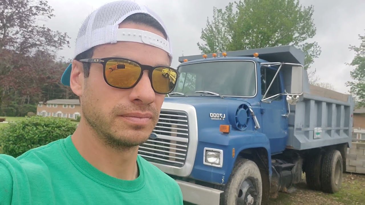 Should I buy this Ford L7000 dump? Brazilian inline 6 7.8L Ford engine