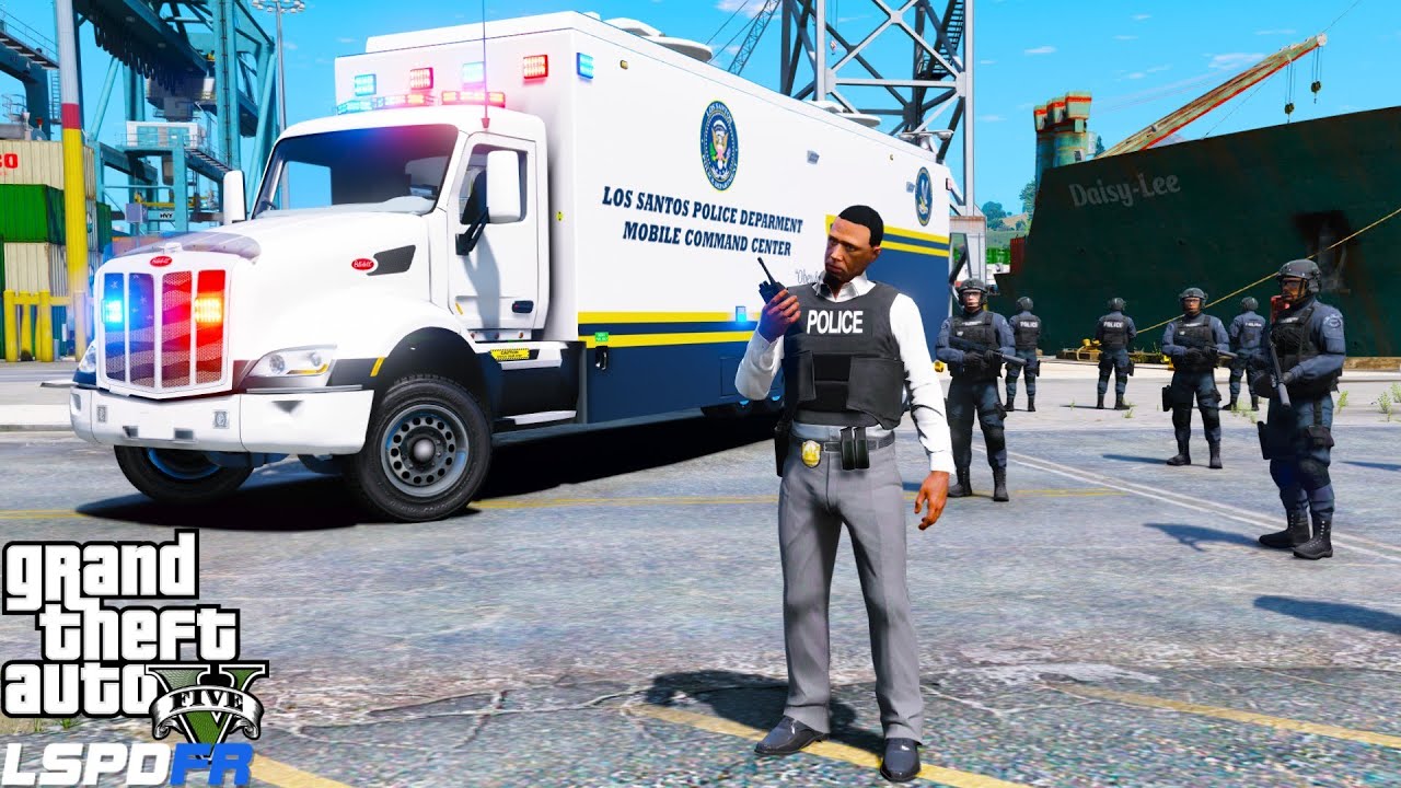 Mobile Command Center Responding To Hostage Situation In GTA 5 LSPDFR Police Mod