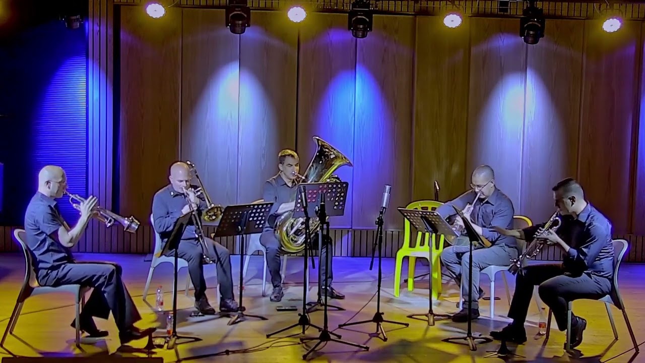 Por Una Cabeza - Carols Gardel