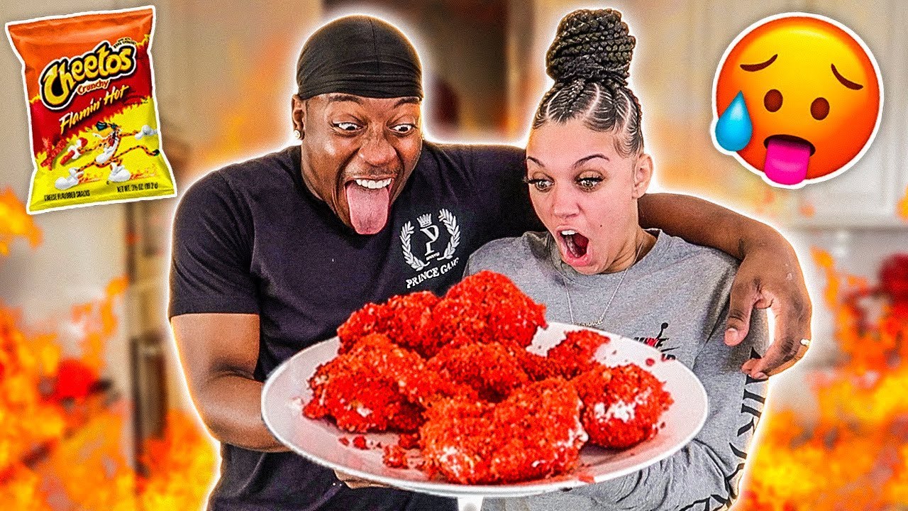 КАК ПРИГОТОВИТЬ ЖАРЕНЫЕ КУРИНЫЕ КРЫЛЫШКИ С ОСТРЫМИ ЧИПСАМИ CHEETOS | ГОТОВИМ С СЕМЬЕЙ ПРИНС