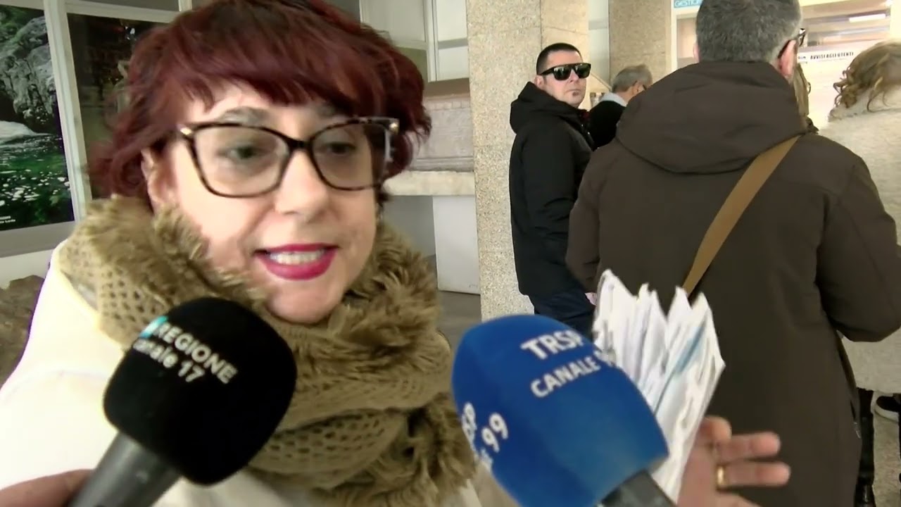 Decine di cittadini irati in fila allo sportello Grim di Isernia in via Berta - 26/02/2026