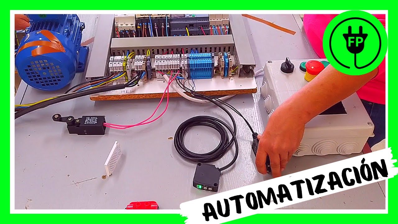 AUTOMATISMO de PUERTA DE GARAJE (FOTOCÉLULA y SEMÁFORO🚦) realizado por ALUMNA de FP de Electricidad⚡