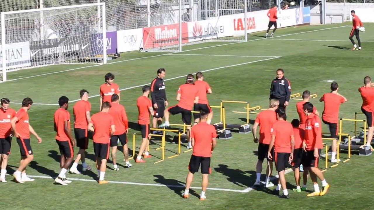 Atletico de Madrid - Entrenamiento previo Bayern Munich - Open Media Day
