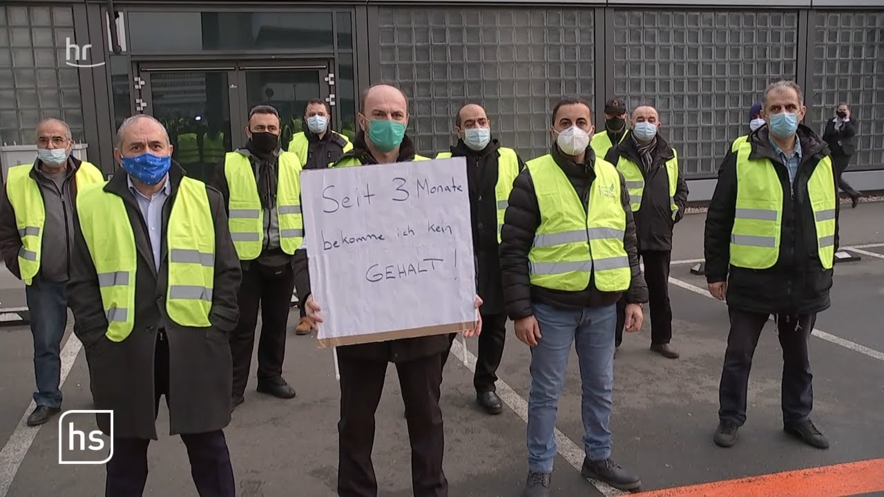 kurz vor Weihnachten entlassen - Protest am Flughafen | hessenschau