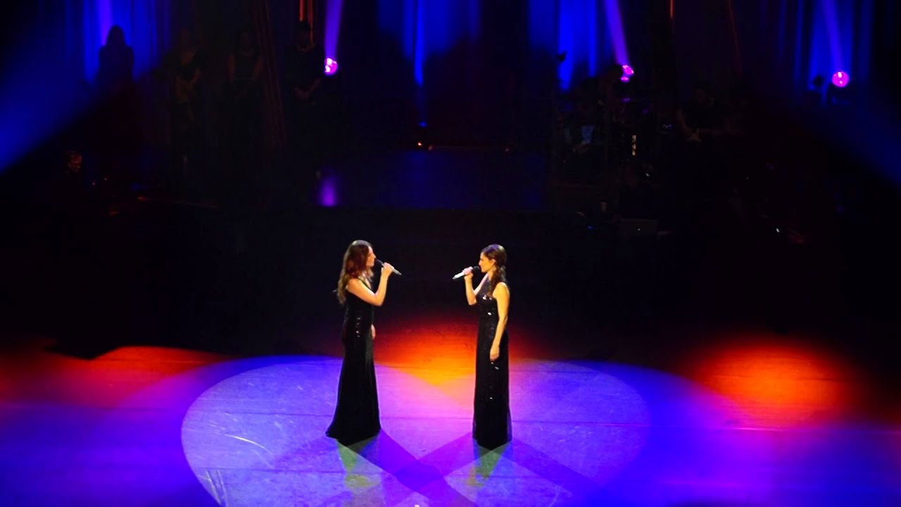 "Out here on my own" Pia Douwes en Willemijn Verkaik