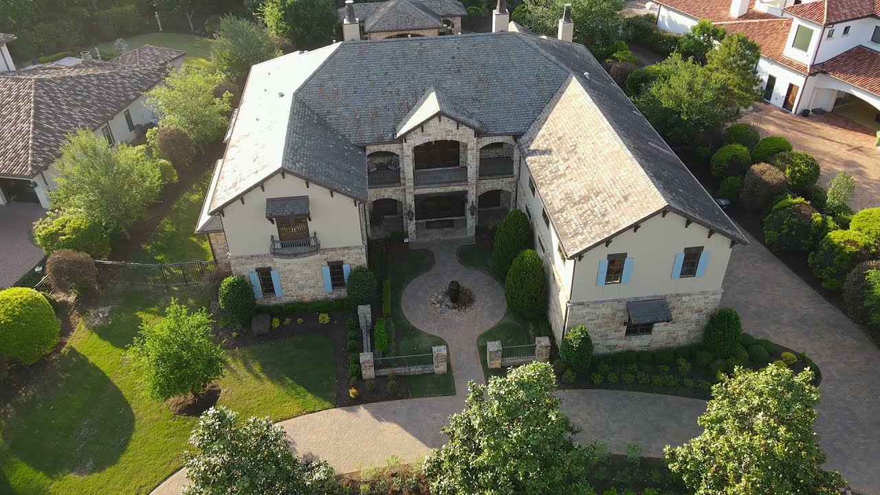 7 Lace Point, The Woodlands, TX 77382