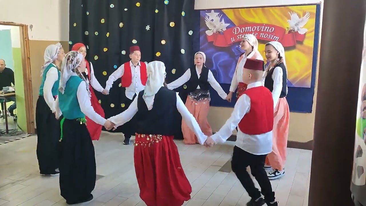Prošlost, običaji i tradicija naše domovine u izvedbi učenika Folklorne sekcije
