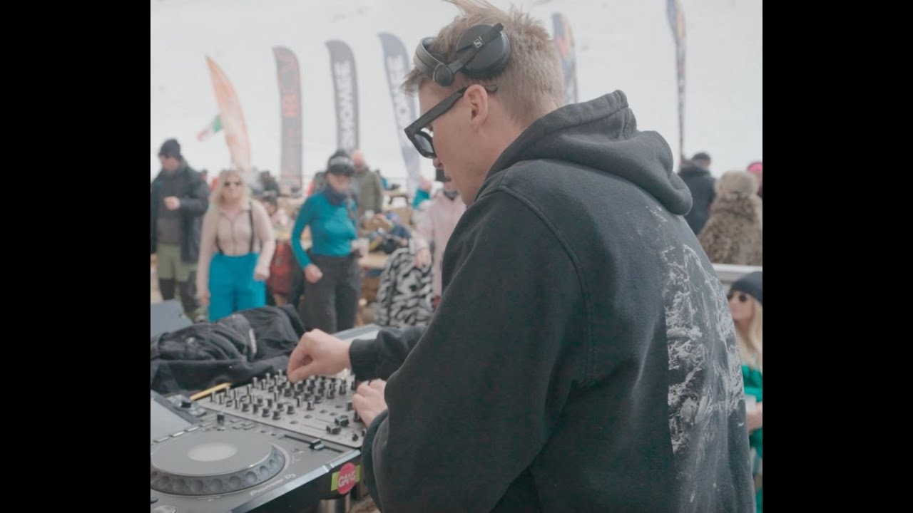 Błażej Malinowski above the clouds in French Alps for Snowee Music Trip