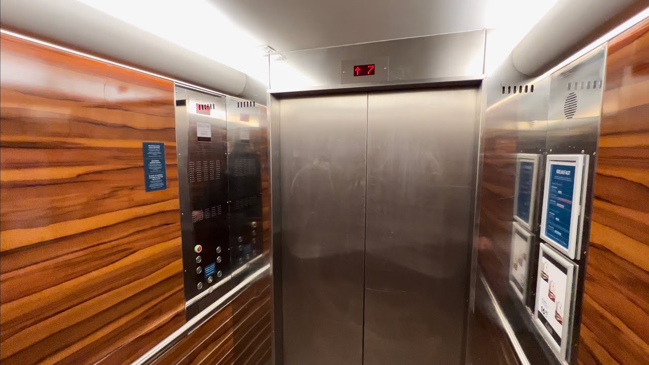 1991 MacGREGOR Navire (mod. by: LiftCom Marine) Traction Elevator @ Cruiseferry M/S Silja Symphony.