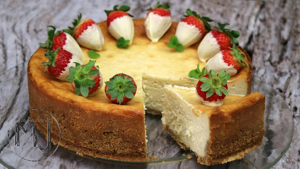 Cheesecake de chocolate blanco y fresas: tarta de queso al horno