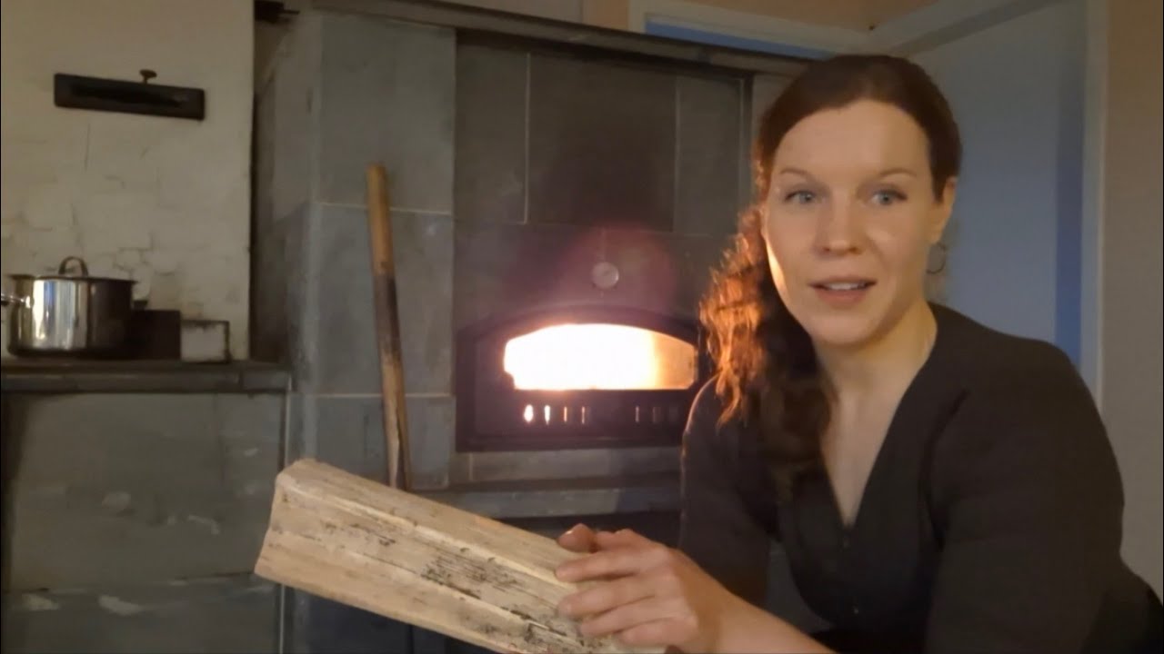 Syyspäivä keittiössäni - leivinuunin lämmitys