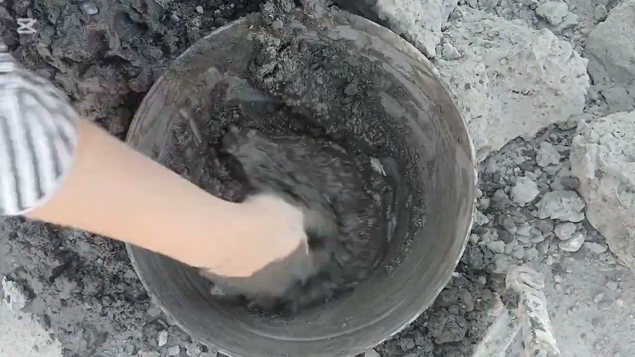 Gritty charcoal ashes water crumbling satisfying asmr #crunchycrumbles 