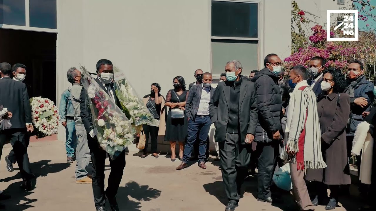 FUNERAILLES - Le dernier tour de baguettes de Charle Bert Andrianaivo des Mahaleo