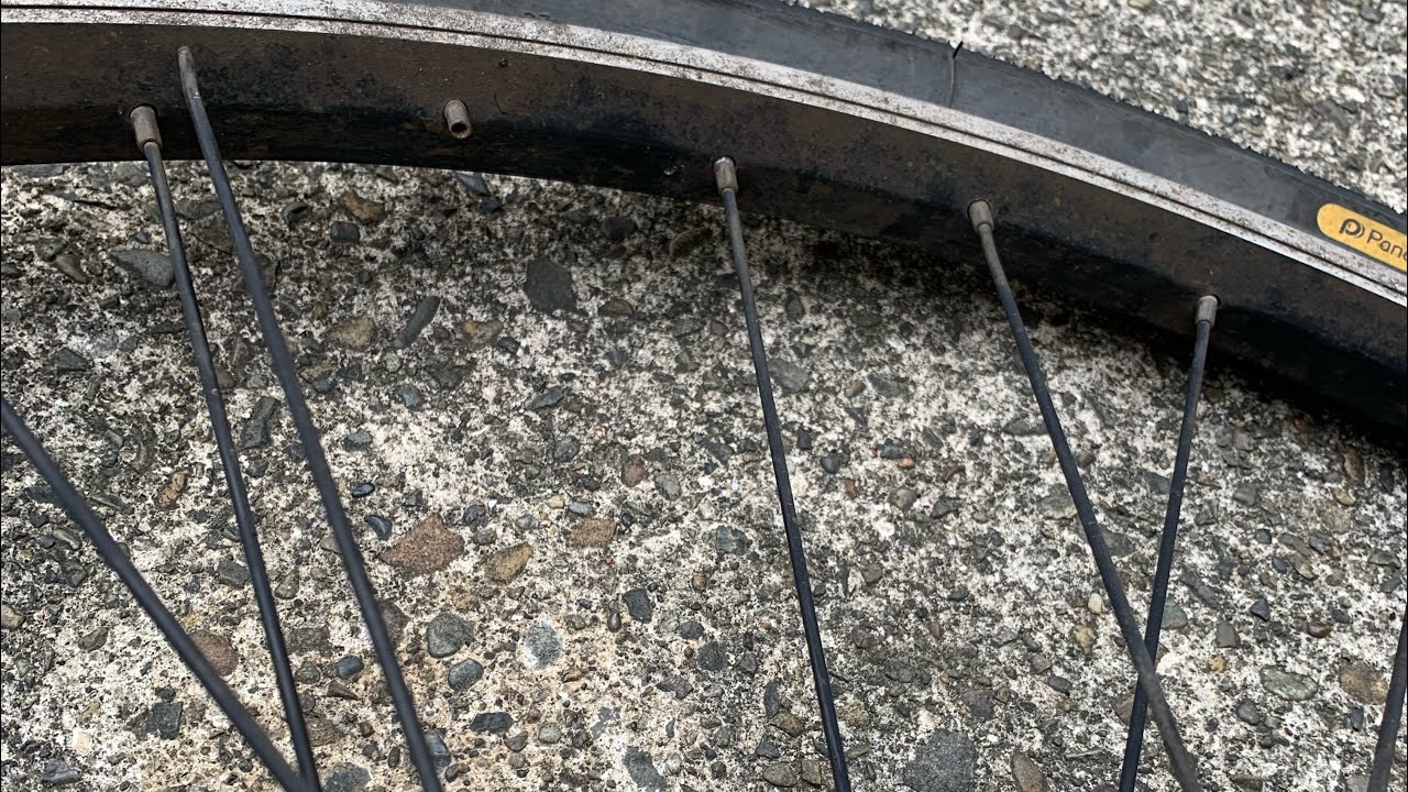スポークの組み直し　フレ取り編