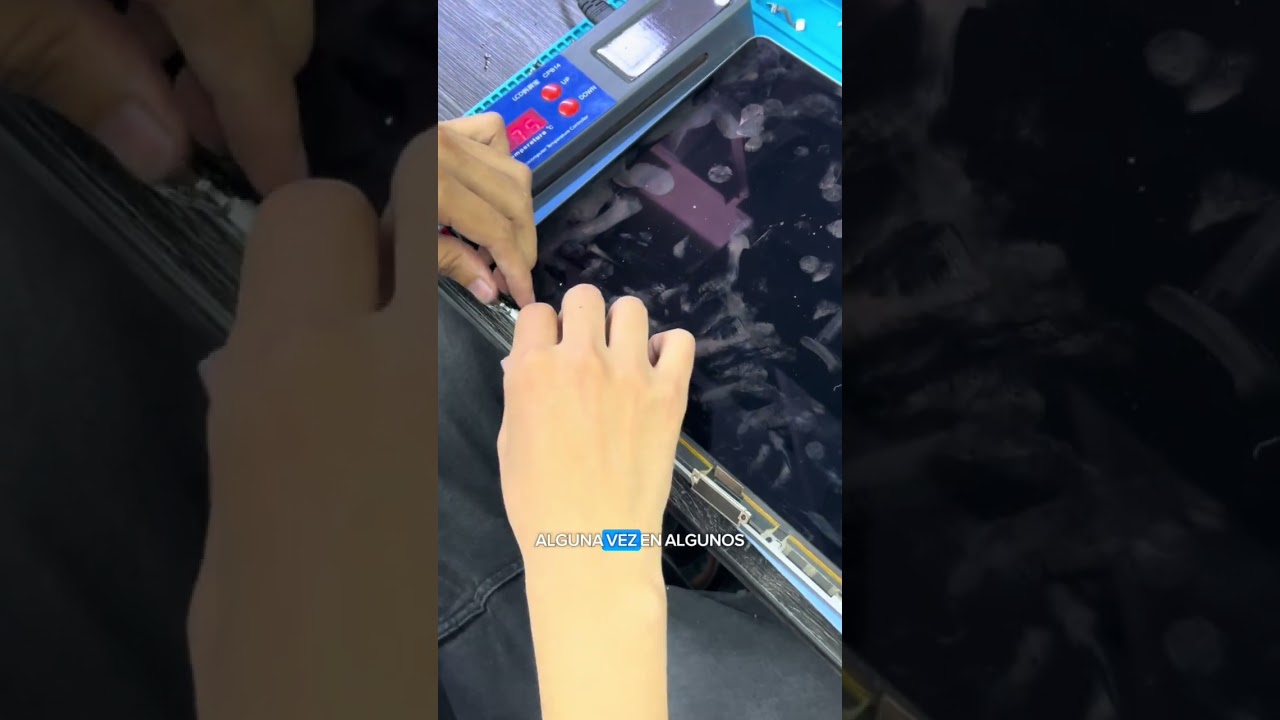 Cambiamos la pantalla de esta Macbook Pro M4 en tiempo record! 