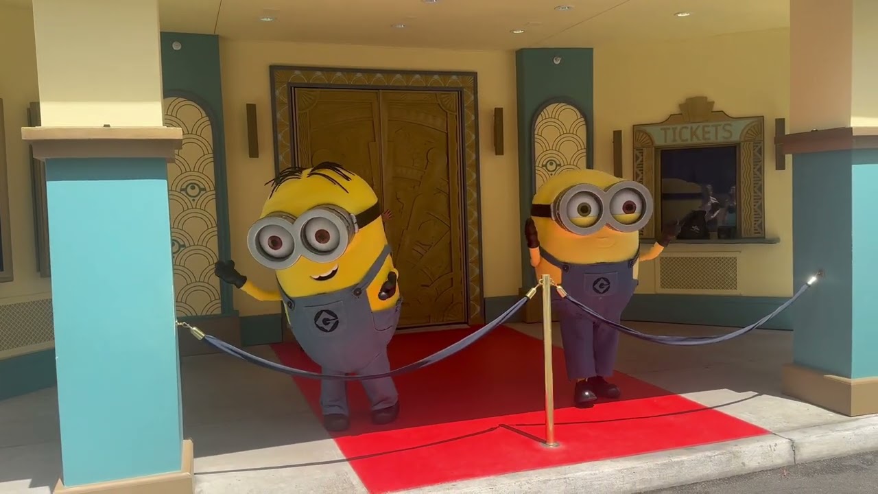 Meeting characters at Universal Studios Orlando !!!!!! ￼