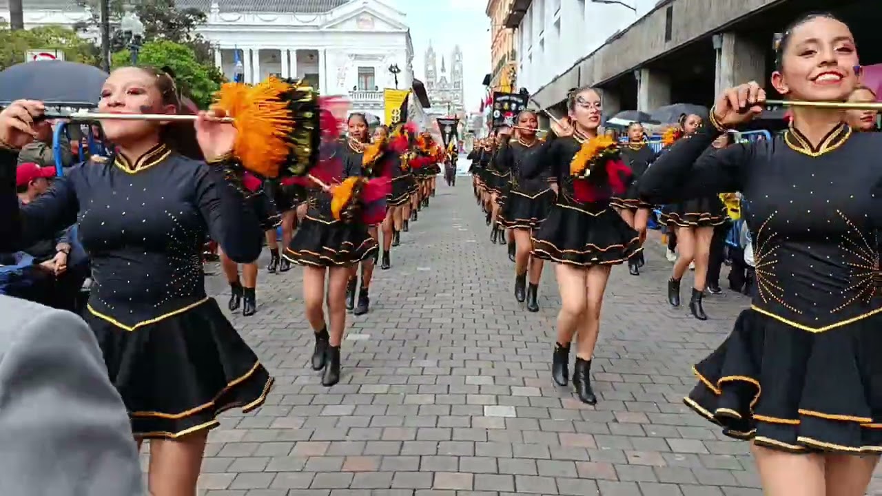 Ammi N.2 Fiestas De Quito 2025 🖤🎇🎆💛🎭