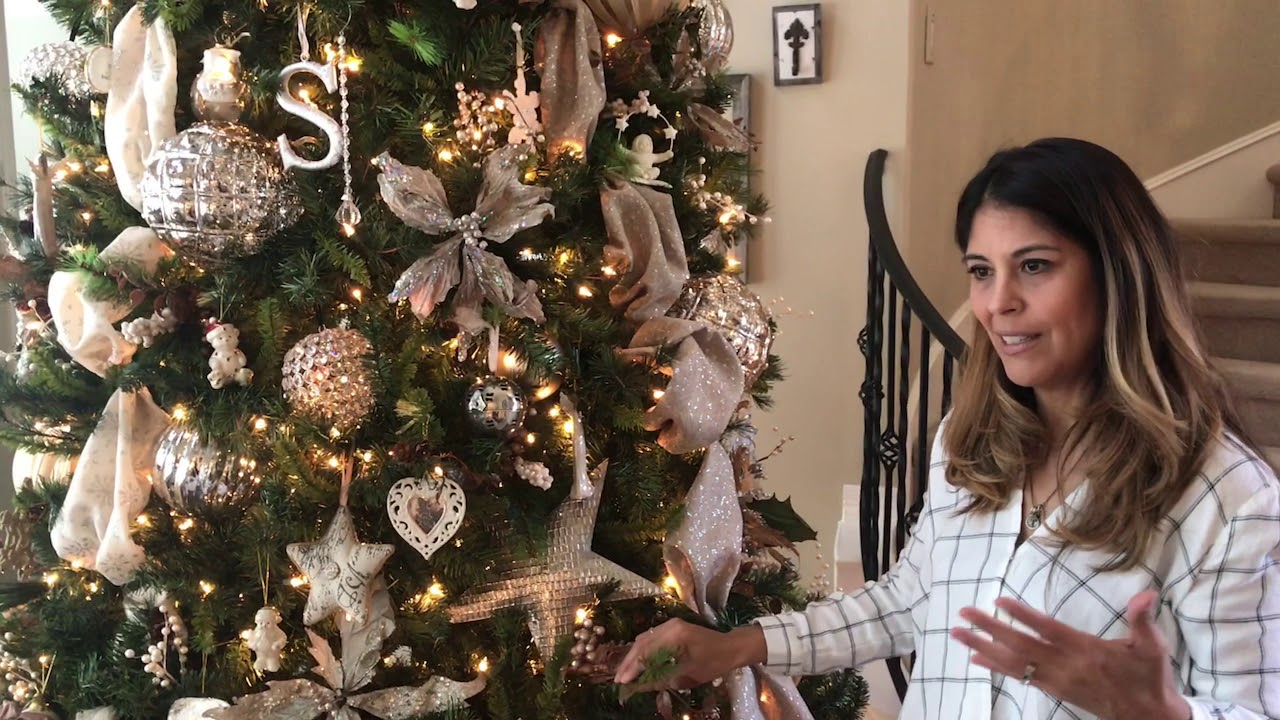 Decorate a Christmas Tree Like a Pro