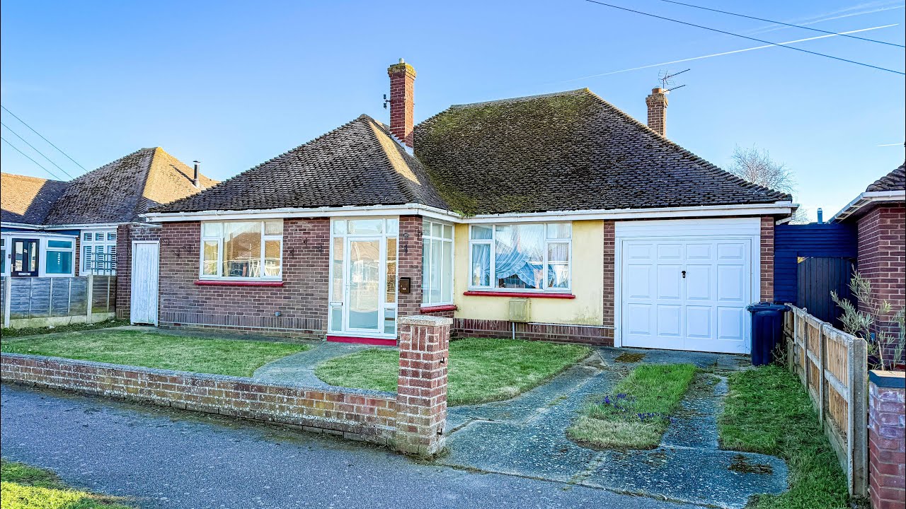 ITS HUGE!!! Spacious Bungalow in Need of Modernisation in Prestigious ‘Deanhill Avenue’ East Clacton